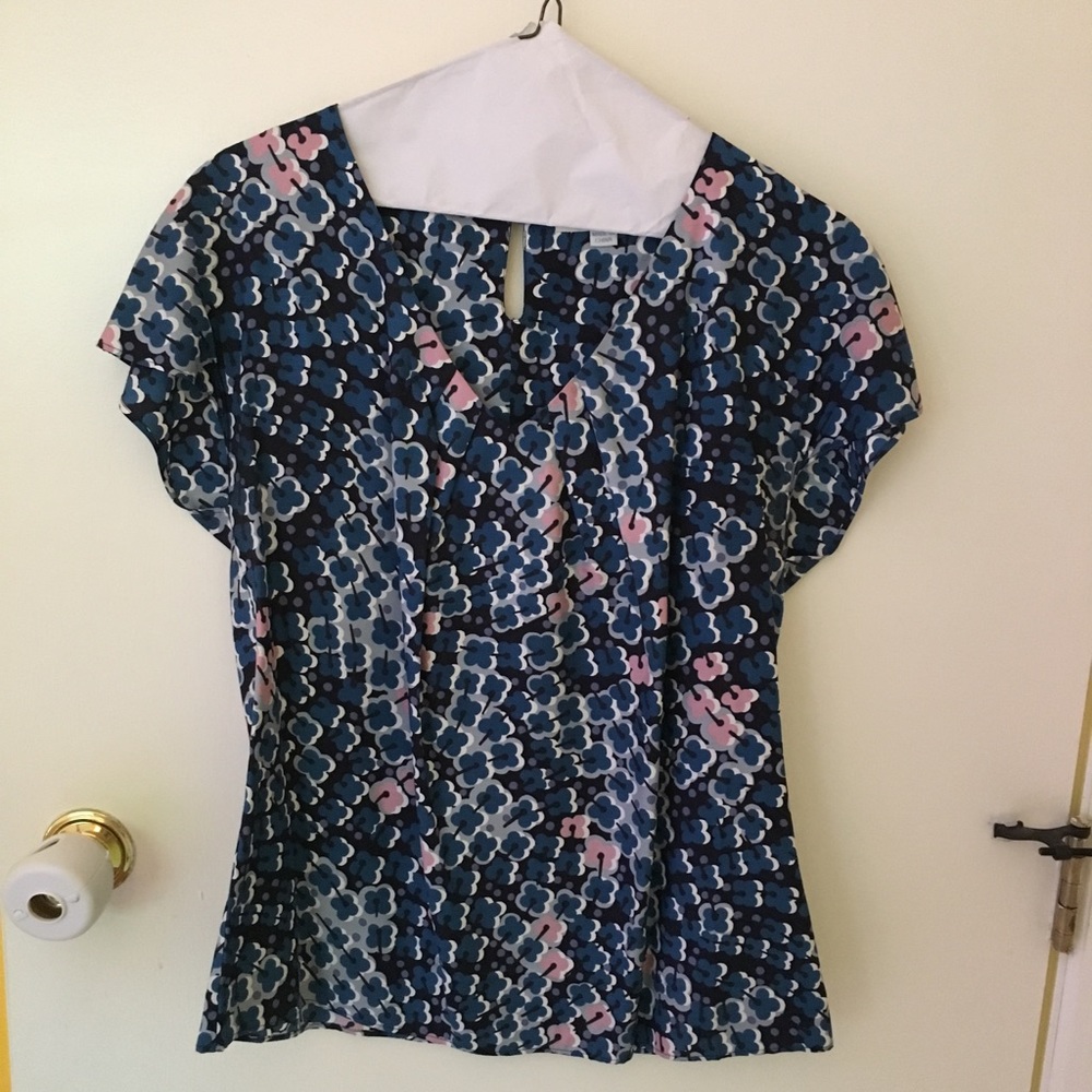 EUC Boden v-neck ravello top.